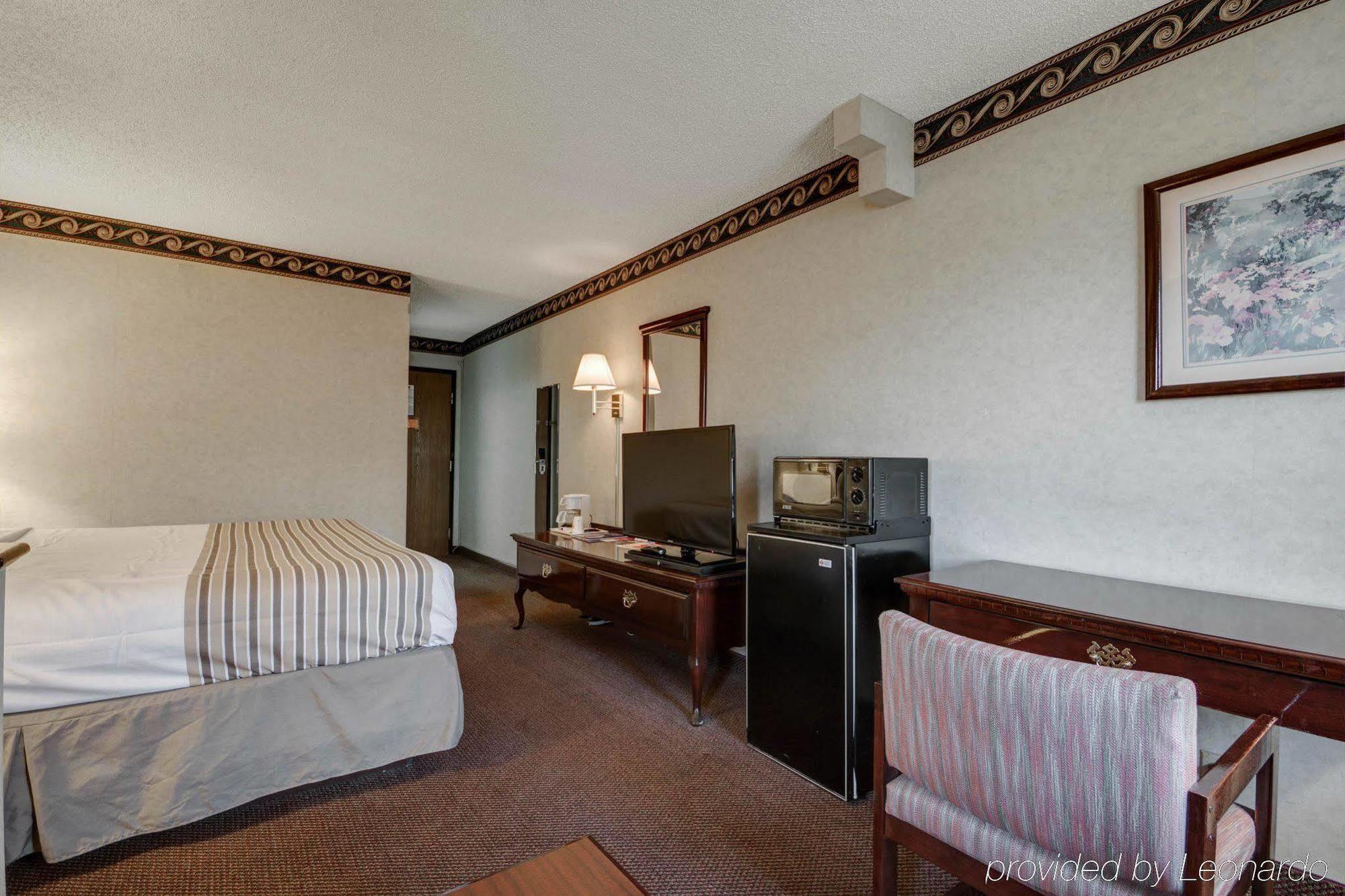Econo Lodge Inn & Suites El Paso Exterior photo