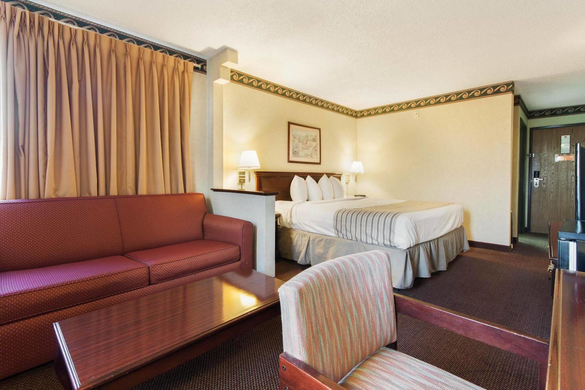 Econo Lodge Inn & Suites El Paso Exterior photo